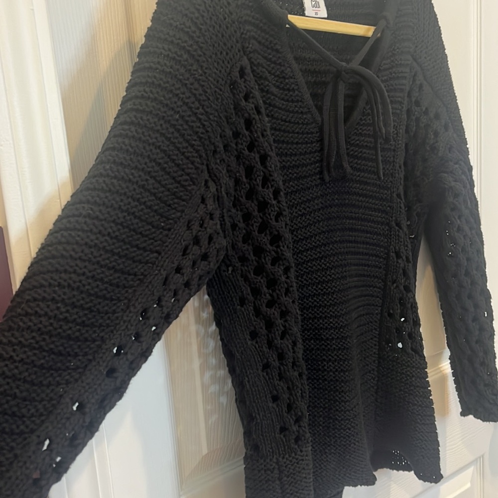 Cabi Beachbomber Sweater, 6411- black, XS fits like a Small!